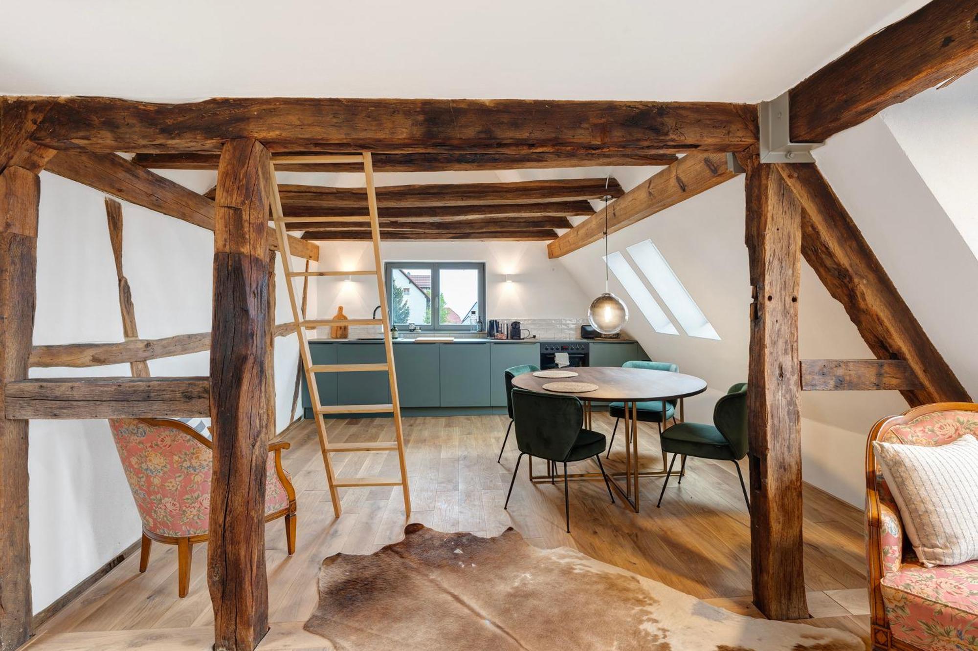 Alte Pfarrhaus Galerie Apartment Gleisweiler